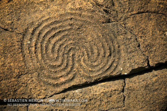 Petroglyphs Near Thio, East Coast New Caledonia | Tikiwaka ..